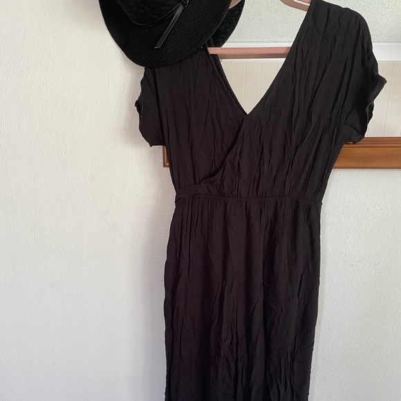 Classic Sexy Wrap Short Sleeve Wide Leg Jumpsuit - Picture 4 of 5